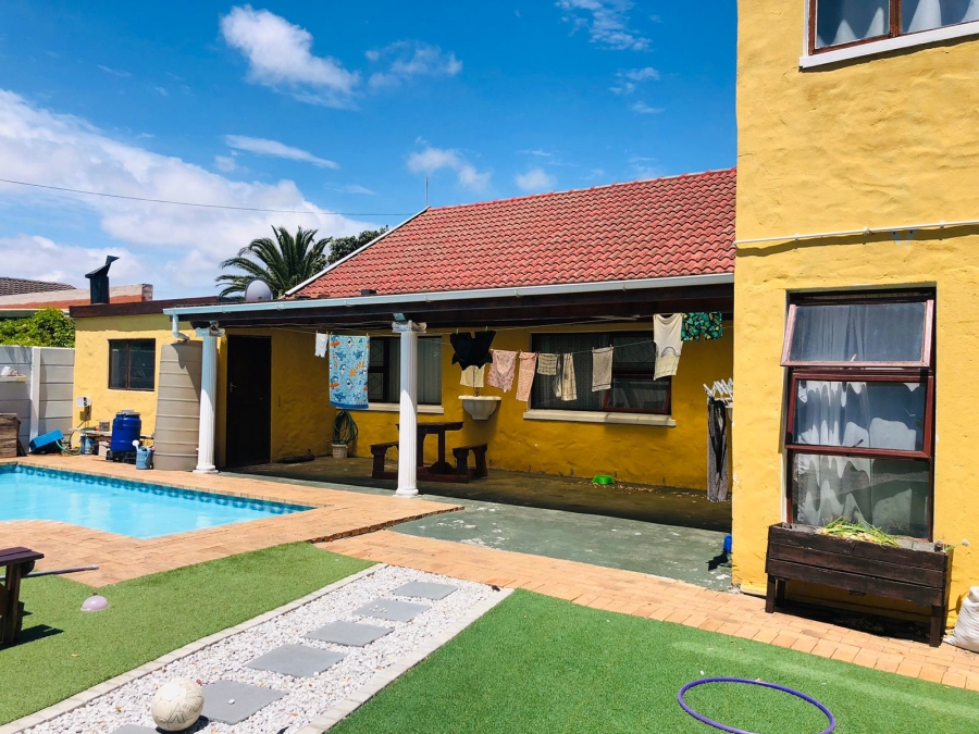 To Let 5 Bedroom Property for Rent in Wetton Western Cape